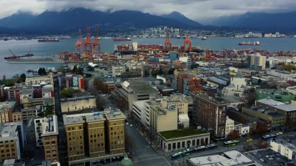 Luchtfoto Van Vancouver Haven Met Bergen Achtergrond — Stockvideo