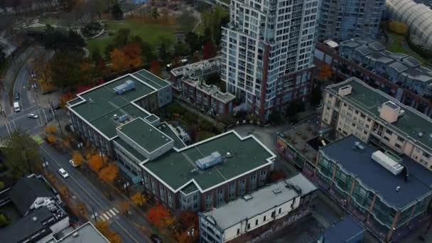 Вид Сверху Современные Здания Перекресток Осенний День Канаде — стоковое видео