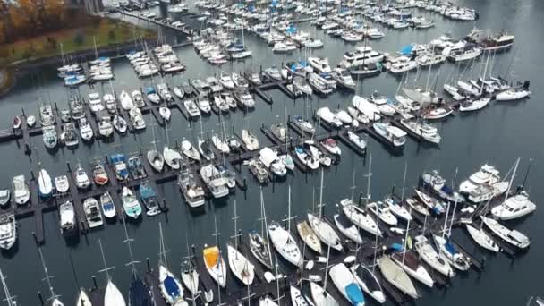 Vista Cima Para Baixo Iates Barcos Vancouver Marina Dia Outono — Vídeo de Stock