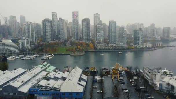 Flygfoto Över Vancouver Centrum Och Granville Bron Regnig Dag — Stockvideo