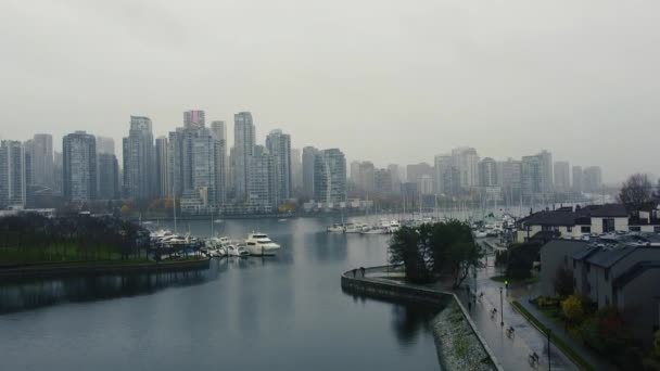 Vista Aérea Del Centro Vancouver Día Lluvioso Otoño — Vídeo de stock
