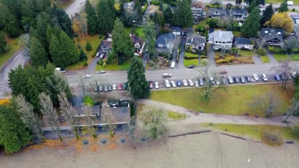 Vue Aérienne Voitures Stationnées Petites Maisons Près Plage Vancouver — Video