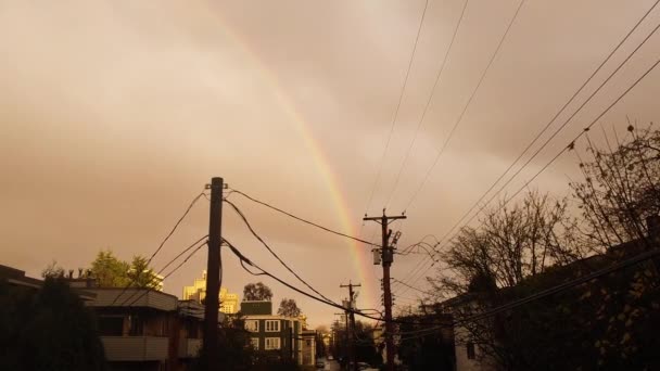 Luftaufnahme Der Gasse Vancouver Mit Einem Regenbogen Hintergrund — Stockvideo