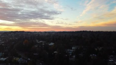 Kanada 'nın yeşil mahallesinde güzel gökyüzü