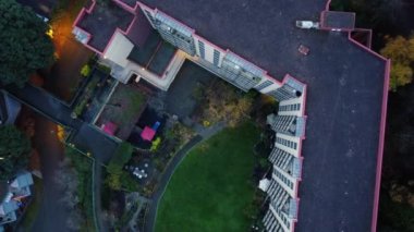 Akşamları Vancouver çatıları tepeden aşağı görünüyor.