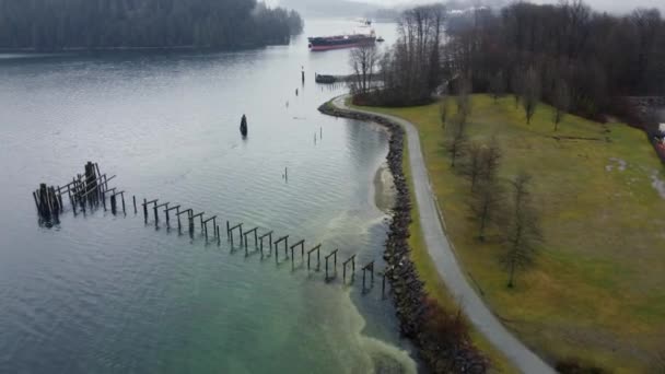 Vlieg Gebroken Brug Promenade Naar Het Schip Baai — Stockvideo