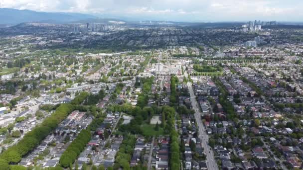 Luftaufnahme Der Wohngegend Von Vancouver Mit Grünen Bäumen Einem Sonnigen — Stockvideo