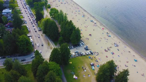 Top View Crowded Beach Vancouver Keeping Social Distance Covid — Αρχείο Βίντεο