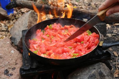 yemek, kahvaltı, taze, domates, ekmek, sağlıklı, masa, geleneksel, lezzetli, sabah, arkaplan, mutfak, sebze, ahşap, yumurta, kızarmış, üst, tost, aperatif, gurme, peynir, brunch, öğle yemeği, pastırma, manzara, tava, lezzet, tereyağı, kırmızı, beyaz