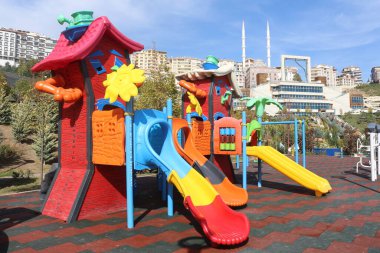 oyun alanı, plaj, park, kaydırak, oyun, yaz, çocuklar, eğlence, deniz, mavi, renkli, kum, açık hava, gökyüzü, çocukluk, kırmızı, çocuk, seyahat, eğlence, salıncak, boş, okyanus, yeşil, cankurtaran