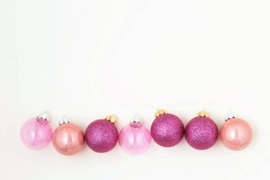 Noel pembesi süslemesi