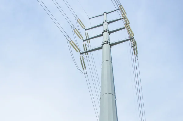 High-voltage transmission tower — Stock Photo, Image