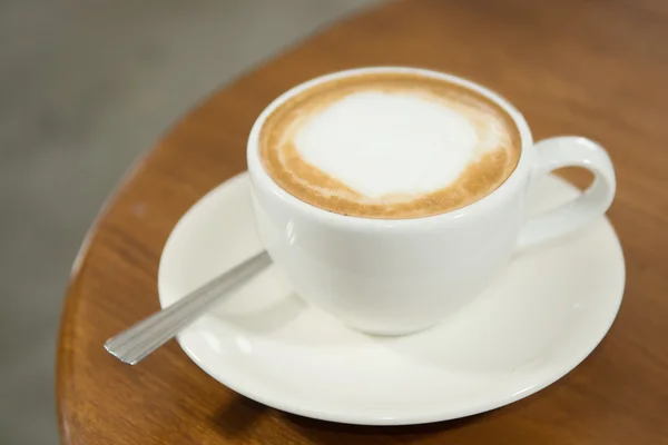 Caffè cappuccino sul tavolo — Foto Stock