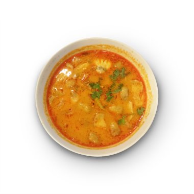 Kremsi Tom Yum Kung izole beyaz arka plan olarak