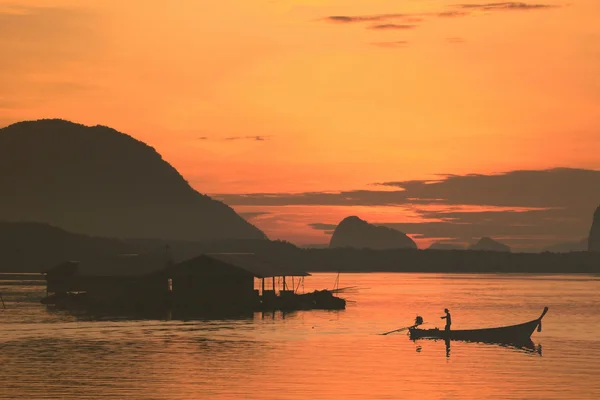 Beautiful sunrise over ocean at Ban sam chong ,Phang-Nga ,Thailand as background — Stock Photo, Image