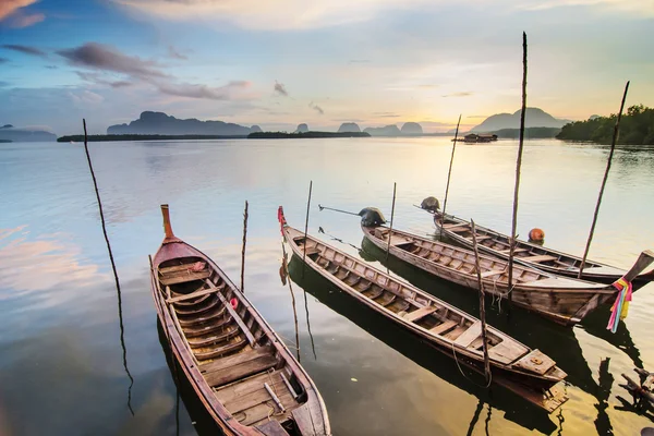 Fishermen harbor and Colorful twilight in morning over seascape — Stock Photo, Image