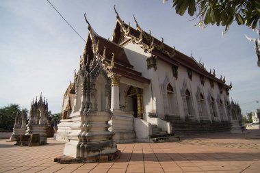 Wat Yai Chom Prasat Eski ve ünlü tapınak Samutsakorn, Tayland.