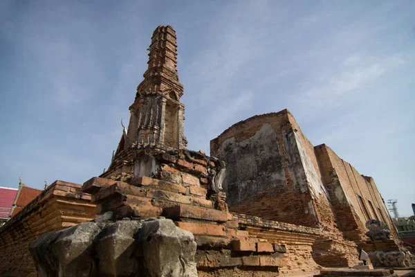 Wat Yai Chom Prasat Αρχαίος Και Διάσημος Ναός Στην Επαρχία — Φωτογραφία Αρχείου