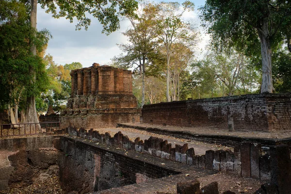 Αρχαία Παγόδα Στο Ιστορικό Πάρκο Kamphaeng Phet Ταϊλάνδη — Φωτογραφία Αρχείου