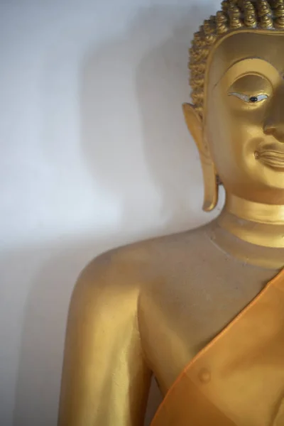 Ancient Buddha Meia Face Closeup — Fotografia de Stock