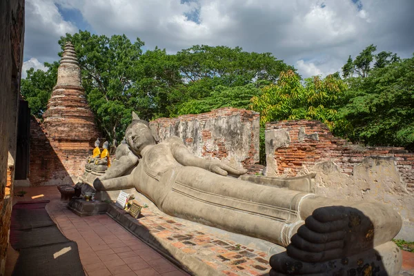 Γλυπτική Ανακλινόμενος Βούδας Στο Wat Buddhaisawan Ταϊλανδός Βουδιστικός Ναός Στην — Φωτογραφία Αρχείου