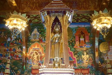 Altın Buda Wat Chedi Luang tapınağında, Chiangmai, Tayland