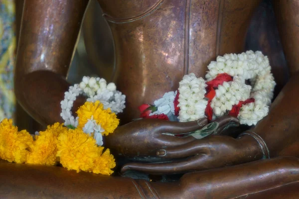 Jasmim Flores Mãos Buddha — Fotografia de Stock