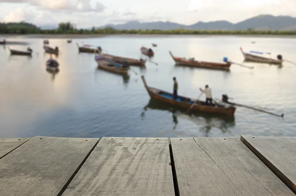 Defocus és fa terasz és a háttér használat seascape fishermans kép elhomályosítása — Stock Fotó