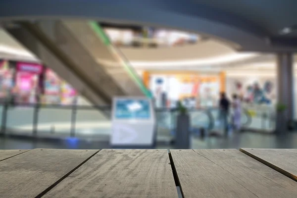Defocus and blur image of terrace wood and Beautiful shopping ma — Stock Photo, Image