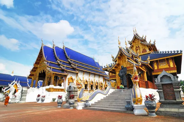 Удивительное зрелище (Wat Ban den Helle) в Чиангмай Тайл — стоковое фото