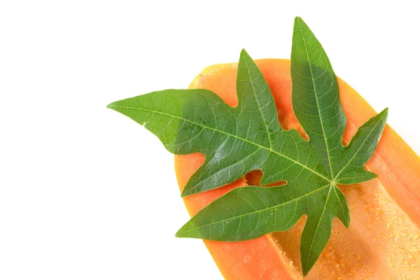 Papaya fruit sliced and leaves isolated on a white background. — Stock Photo, Image