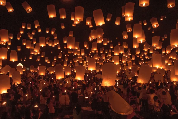 Chiang Mai, Tayland - 24 Kasım 2012: Turist Kho başlatılması