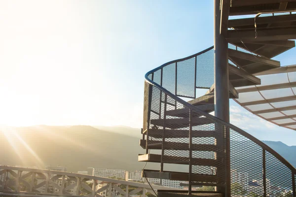 Leiter außerhalb des Gebäudes auf Deck — Stockfoto