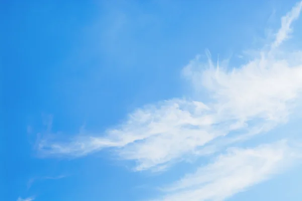 Błękitne niebo i piękne chmury jako tekstura tło — Zdjęcie stockowe