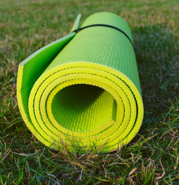 çim yeşil yoga mat