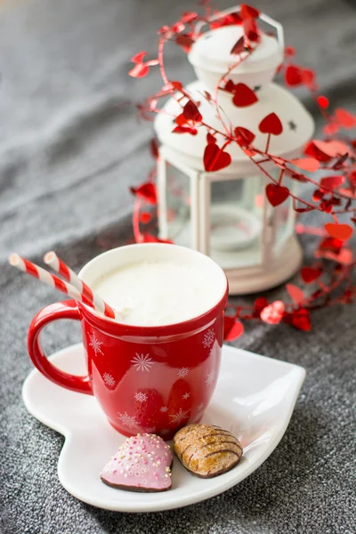 Warten auf Weihnachtsmann mit Milch und Keksen — Stockfoto