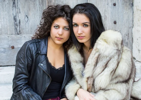 Best friends sitting togerther before the party — Stock Photo, Image