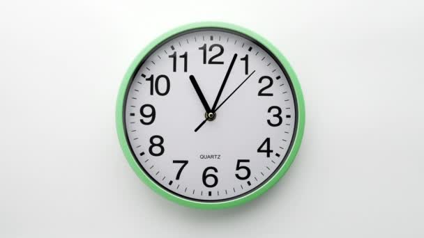 Relógio Parede Timelapse Fundo Branco Das Dez Três Meia — Vídeo de Stock