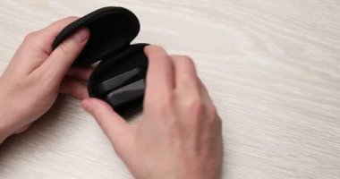 Koronavirüs oluşumunu önlemek için kan oksijeni ve kalp atış hızının ölçümü.