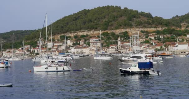 Aynı Adı Taşıyan Hırvatistan Daki Vis Marinasına Demirlemiş Yatlar Vis — Stok video