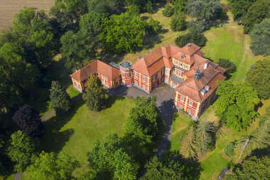 Cimelice Chateau, Çek Cumhuriyeti 'nin Güney Bohem Bölgesi' nin Pisek ilçesinde aynı adı taşıyan bir köyde yaşayan Barok aristokrat bir konut..