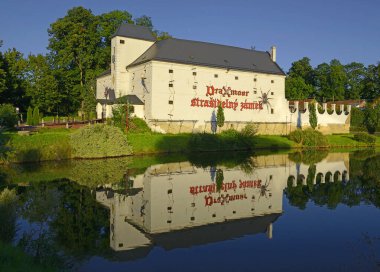 Draxmoor - Perili kale, Dolni Rozinka, Çek Cumhuriyeti 'nde turistik ilgi