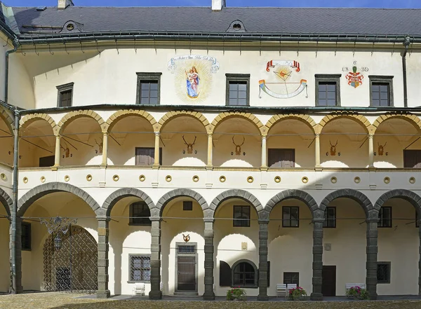 Binnenplaats Van Bruntal Chateau Renaissance Barokke Stijl Gaan Unieke Wijze — Stockfoto