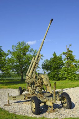 85 mm uçaksavar topu modeli 14, Ostrava yakınlarında Ulusal İkinci Dünya Savaşı Anıtı, Hrabyne, Kuzey Moravya, Çek Cumhuriyeti