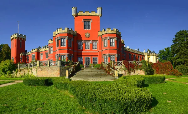 Czerwony Zamek Hradek Nechanic Pobliżu Hradca Kralove Republice Czeskiej — Zdjęcie stockowe