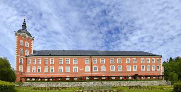 Foto Von Blick Auf Die Rote Und Schöne Burg Kamenice — Stockfoto