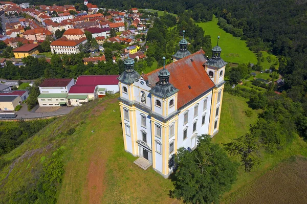チェコ共和国南モラヴィア地方町モラフスキー クルムロフの聖フロリアン礼拝堂 — ストック写真