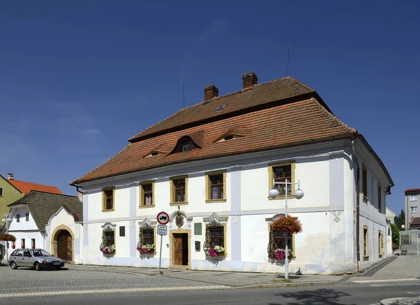 Spalene Porici Stadtstraße Und Historisches Barockes Dekanatsgebäude Böhmen Tschechien Europäische — Stockfoto