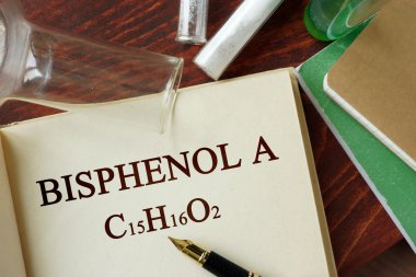 Bisfenol A bir sayfada yazılı. Kavramı kimya.
