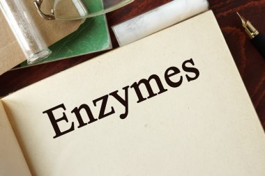 Bir sayfada yazılı enzimler. Kavramı kimya.